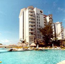 Beachfront Studio Carisa Y Palma Apartment Cancun Bagian luar foto